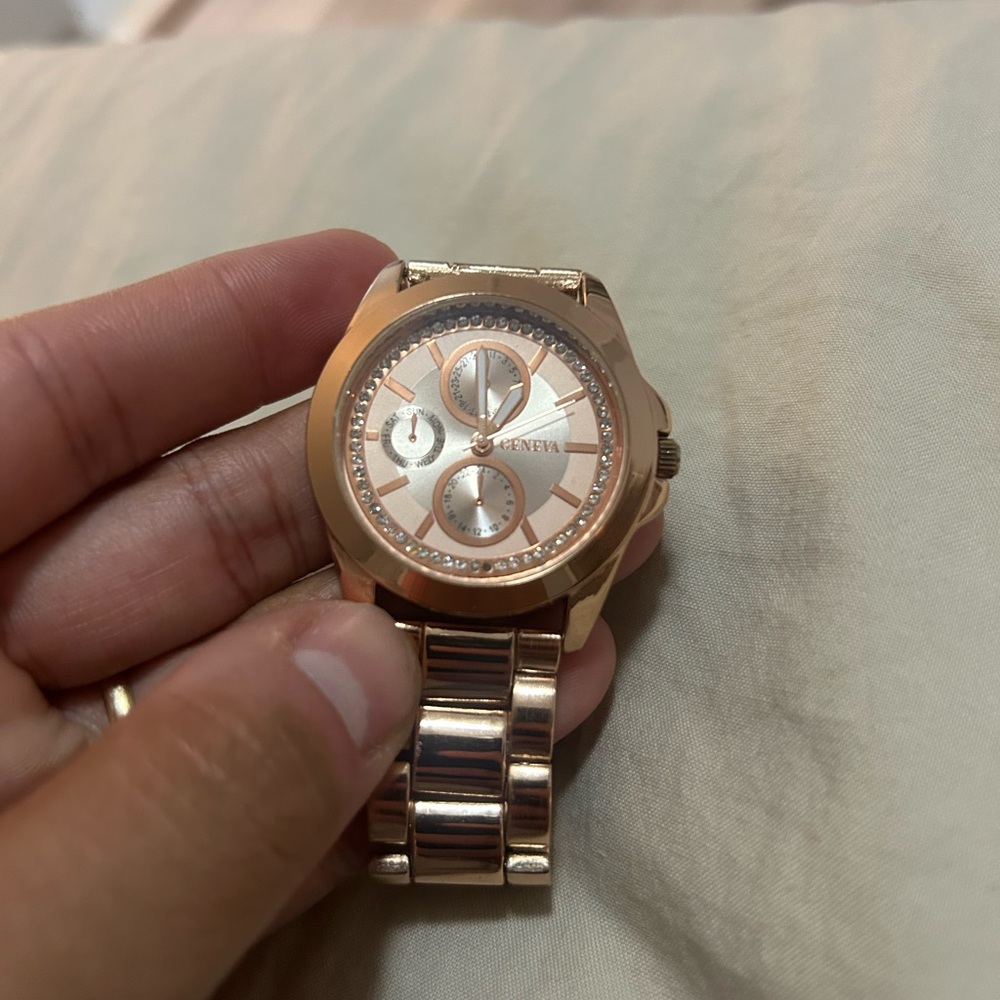 Geneva women Luxurious Rose Gold Watch